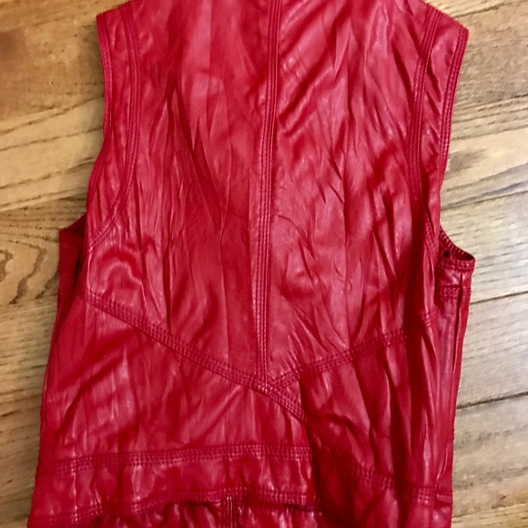 Small vest nice and cute ! - Picture 4 of 6